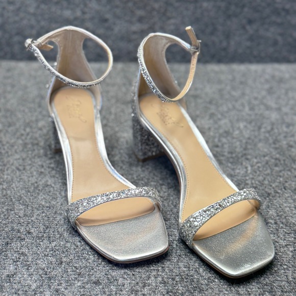 Jewel Badgley Mischka Shoes - Jewel Badgley Mischka Block Heel Sandal Wmns 10 Silver Glitter Glam Wedding Prom